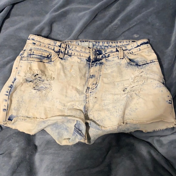 Forever 21 size 12 denim shorts - Picture 1 of 2